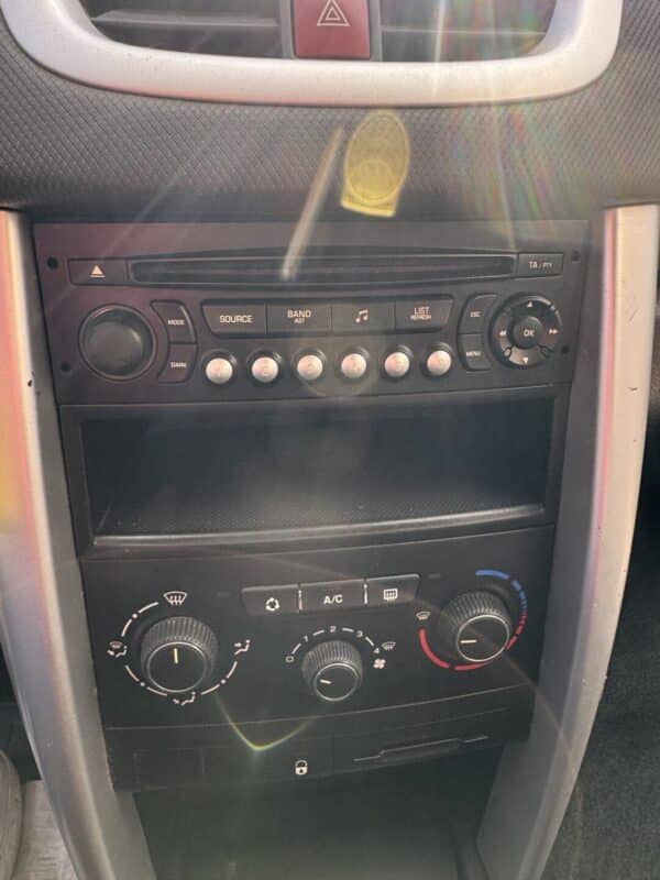 PEUGEOT 207 SW – Image 9